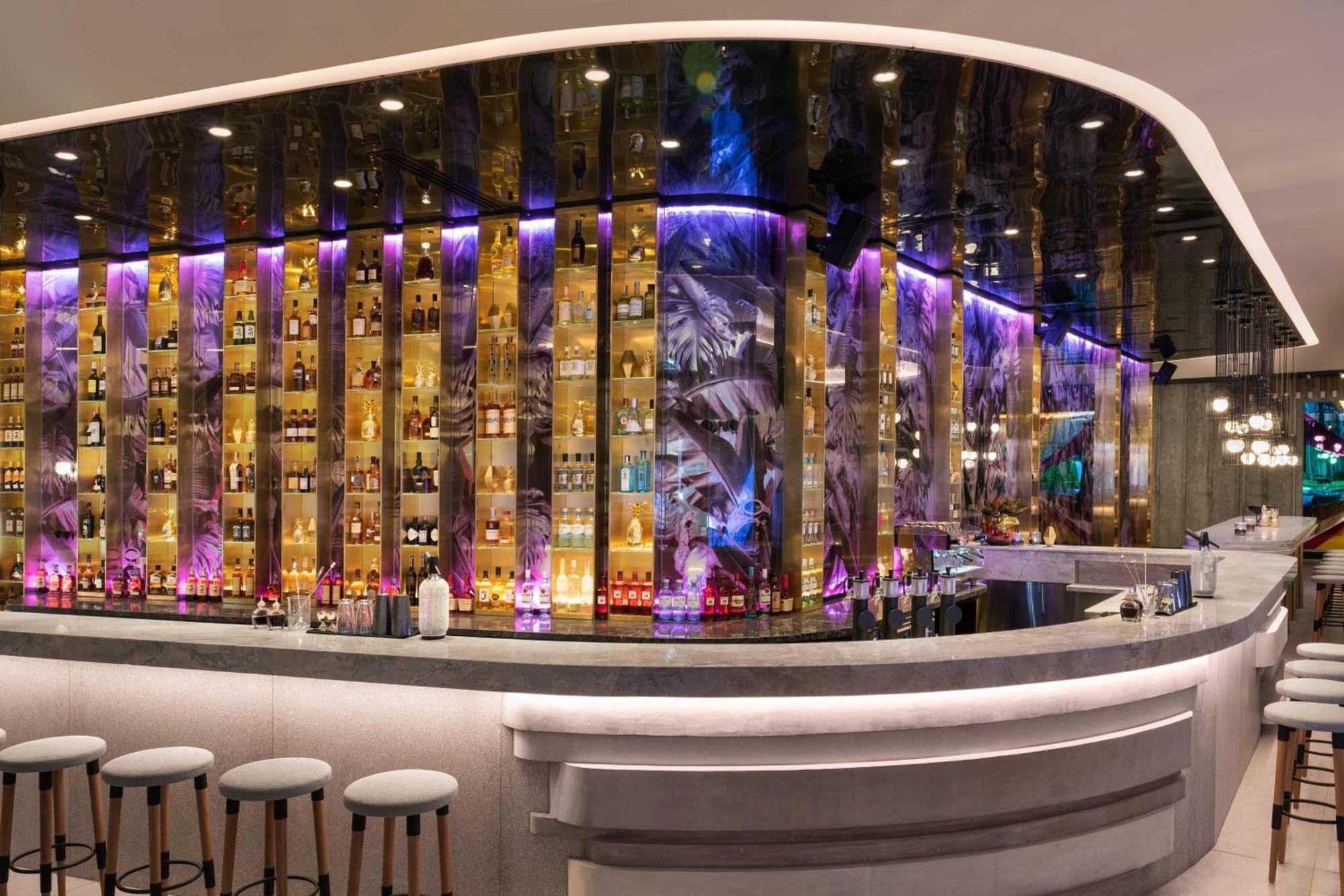 Hotel W Brisbane Exterior foto The bar at the 101 bar